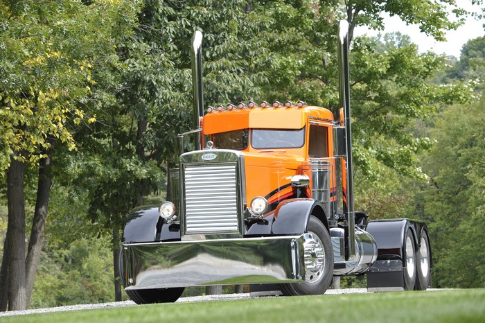 Custom Peterbilt Big Rig Truck
