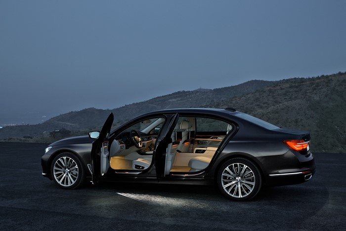 Black 2015 BMW 750Li xDrive G12