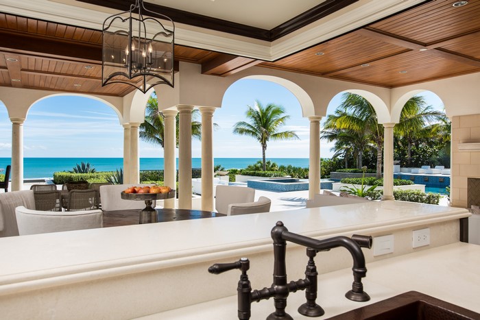 Luxury Terrace with Ocean View and Pool