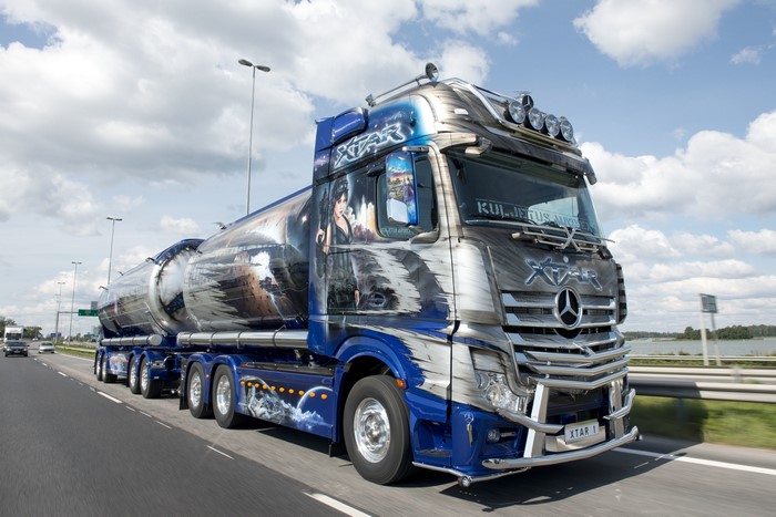 4K Mercedes-Benz Xtar Truck in Motion
