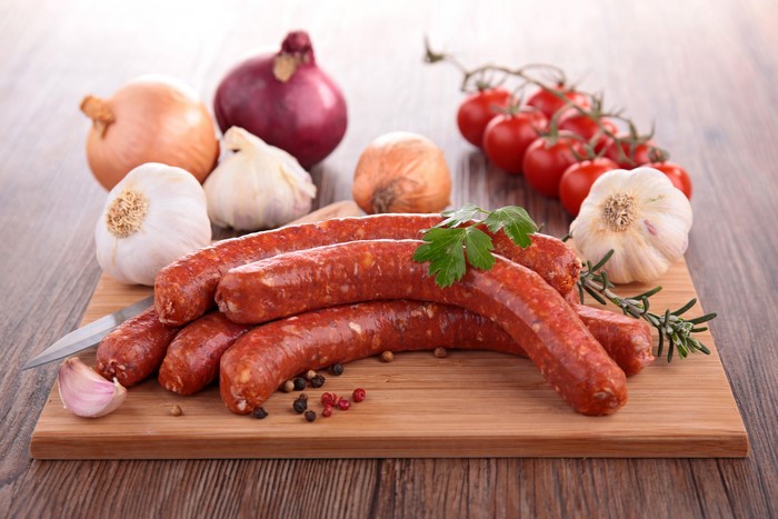 Sausages with Garlic, Tomatoes, and Onions