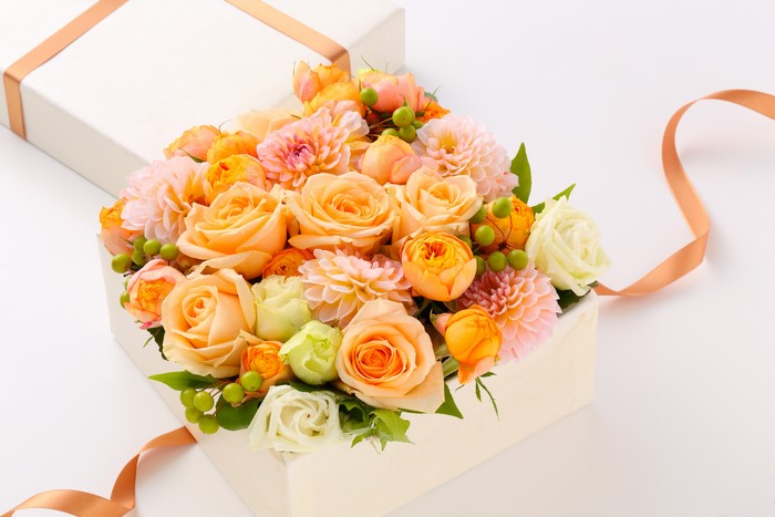 Bouquet of Roses and Dahlias in a Box with Ribbon