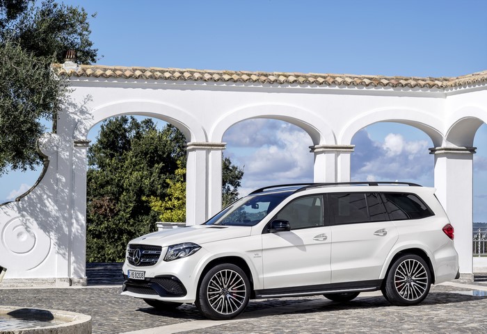 White 2015 Mercedes-Benz AMG GLS 63