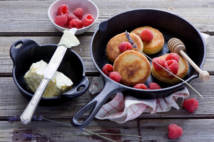 Pancakes with raspberries and butter
