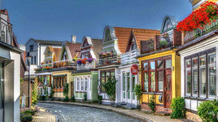 4K HDR Houses in Rostock Warnemünde, Germany
