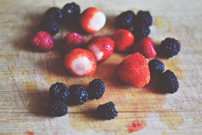 4K Berries: Strawberries and Blackberries