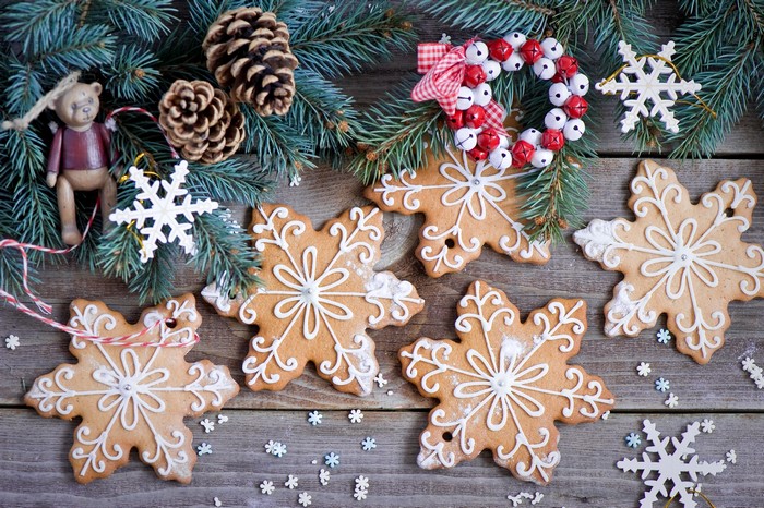 Christmas gingerbread cookies with pine cones and fir branches