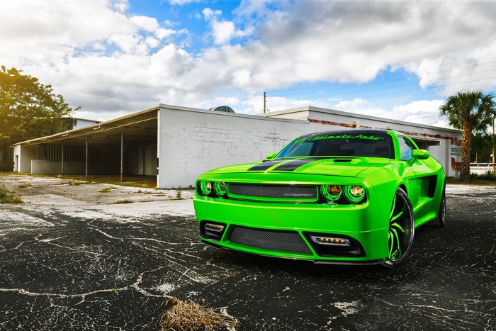 Dodge Challenger SRT8 in Yellow Green