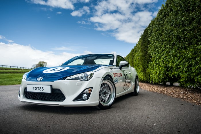 Toyota GT86 with #GT86 and #33 livery