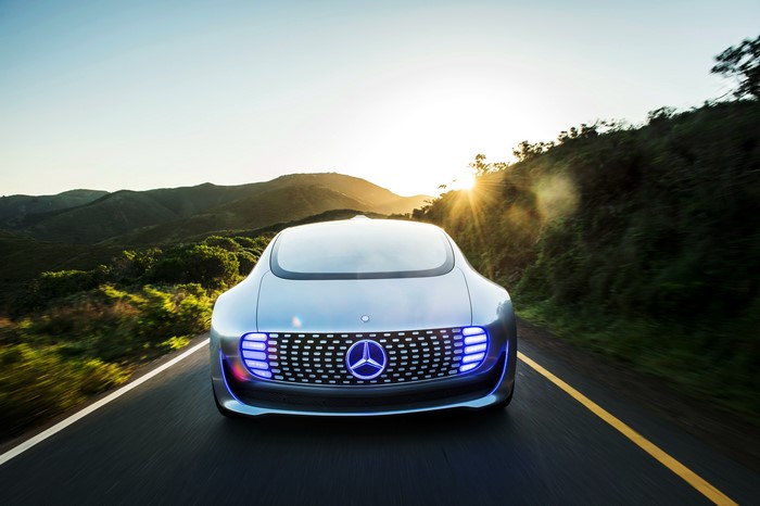 4K Mercedes-Benz F 015 Luxury in Motion concept car