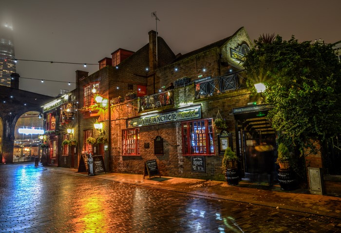 The Anchor pub in London at night