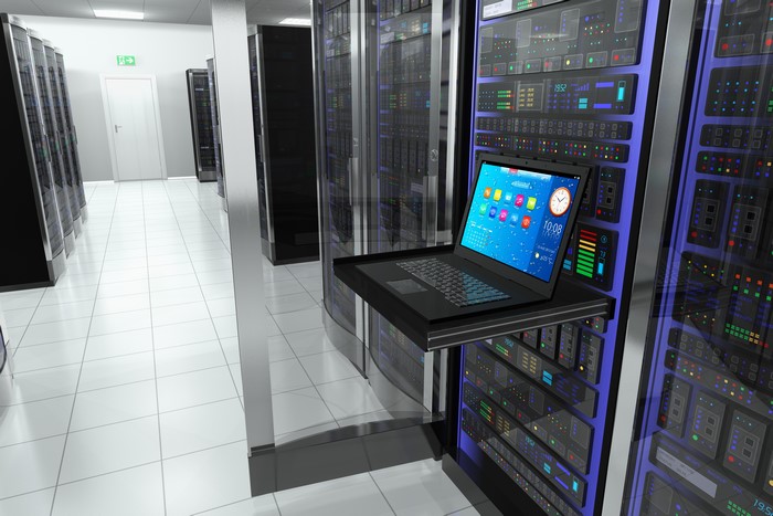 Server data storage with laptop in data center
