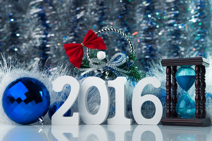 2016 New Year's Eve hourglass and ornaments