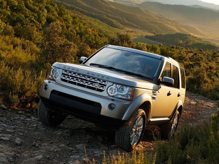 2009 Land Rover Discovery 4 off-roading