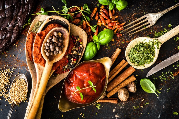 Spices and Seasonings with Cinnamon and Black Pepper