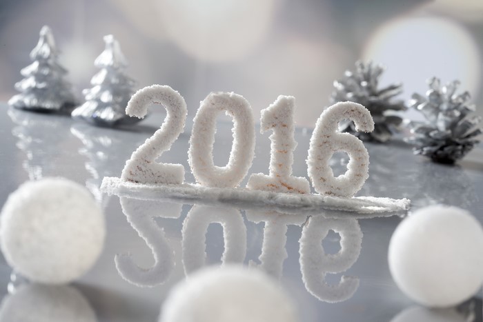 2016 New Year's Eve Decorations with Snow