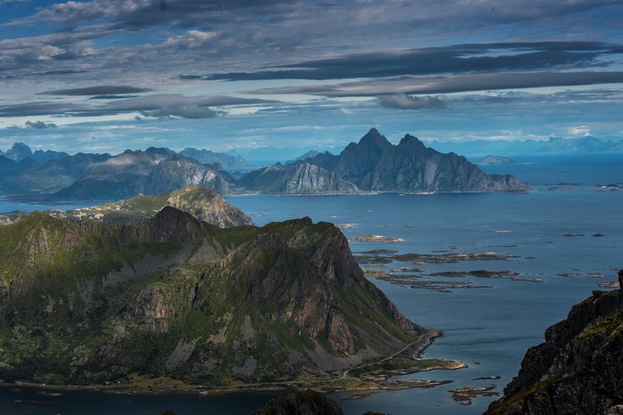 4K Mountains Sea Scenery Crag