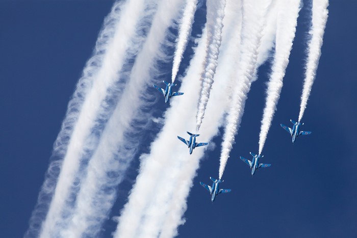 Kawasaki T-4 Blue Impulse jets performing aerobatics