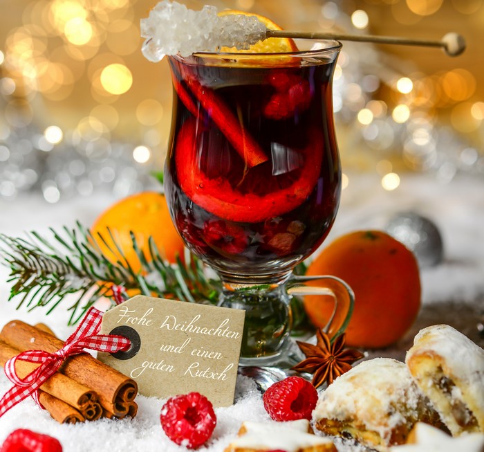 Christmas mulled wine with orange and cinnamon