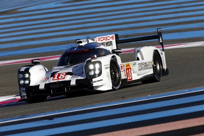 2015 Porsche 919 Hybrid race car on track