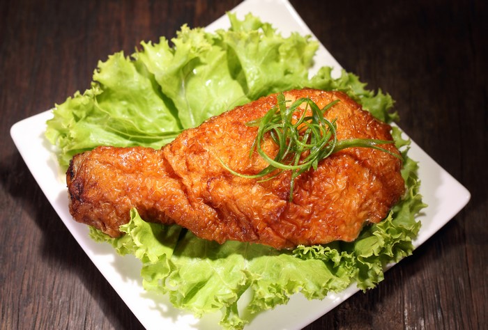 Roast Chicken with Lettuce and Scallions
