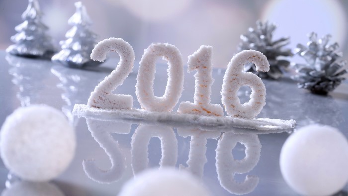 2016 New Year's Eve decoration with snow