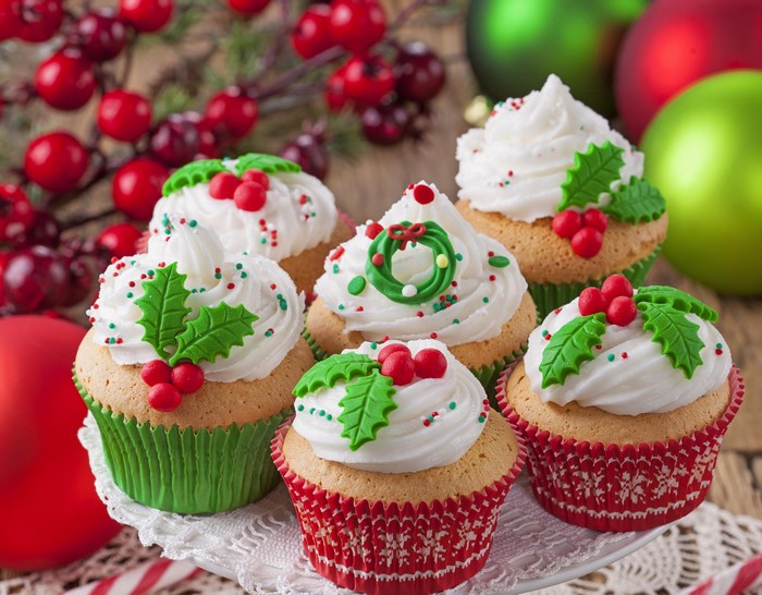 Christmas Cupcakes with Holly and Berries