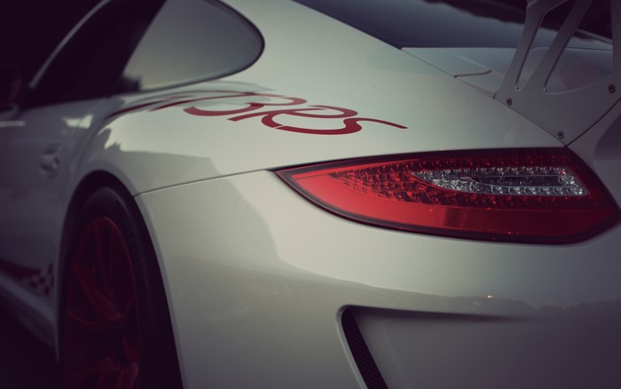 White Porsche 911 GT3 RS with red decals