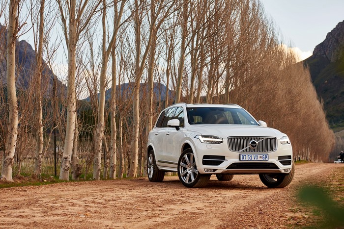 4K 2015 Volvo XC90 T6 Momentum ZA-spec