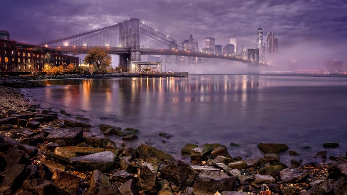Brooklyn Bridge and Manhattan Skyline at Night