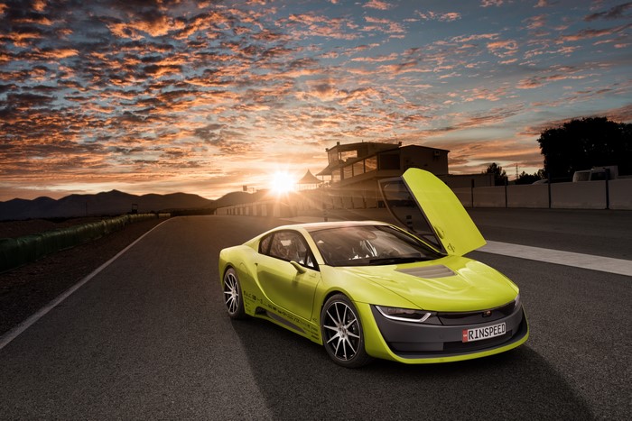 2015 Rinspeed Etos concept (BMW i8) on racetrack