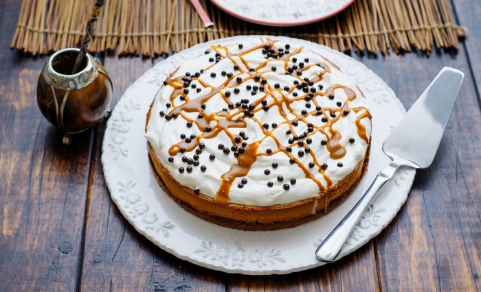 Caramel Drizzle Cheesecake with Chocolate Sprinkles