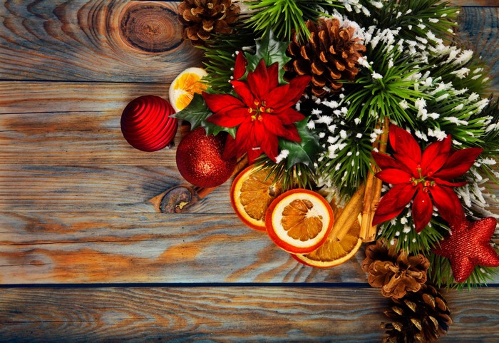 Christmas Decorations with Pine Cones and Oranges