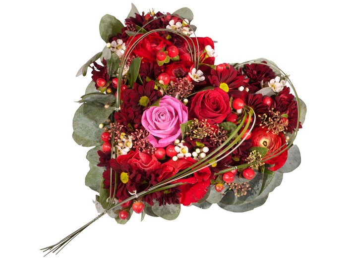Heart-shaped bouquet with roses and berries