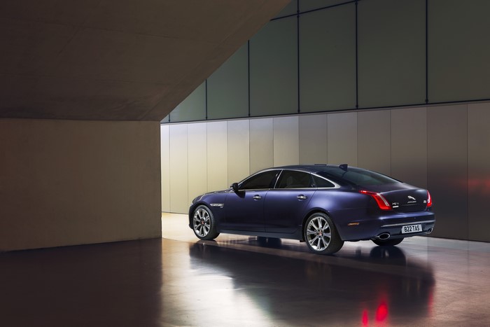 2015 Jaguar XJ Autobiography in blue