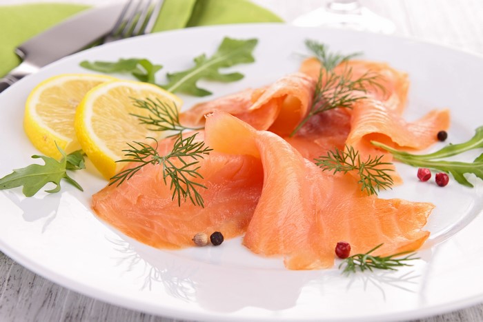 Smoked salmon with lemon and dill