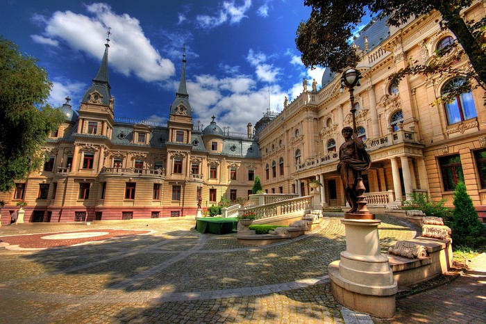 Palace in Lodz, Poland with sculptures