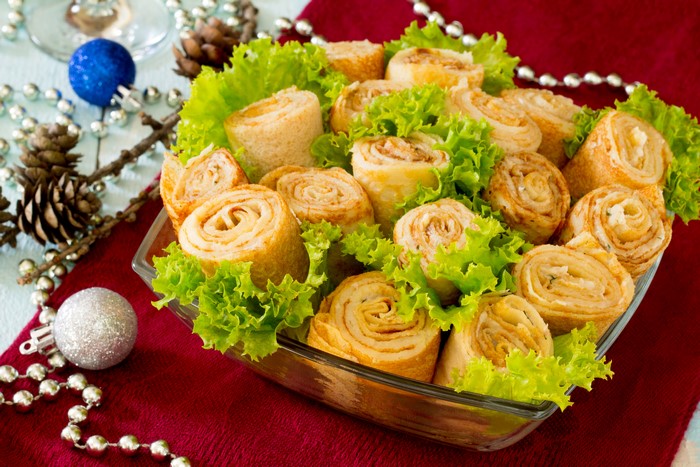 Rolled Pancakes with Lettuce