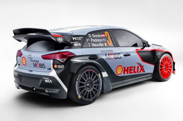 2016 Hyundai i20 WRC car with driver names