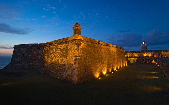 Castillo San Felipe del Morro at dusk