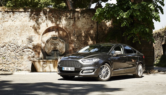 4K 2015 Ford Mondeo Vignale Sedan