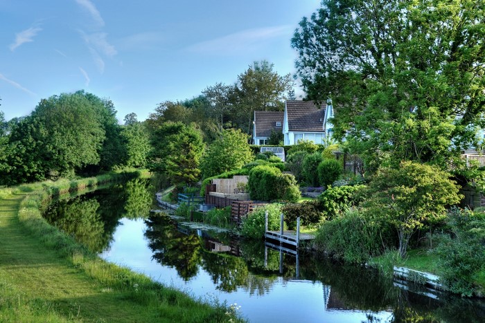 Lancaster Canal Borwick Lancashire United Kingdom Marinas Trees
