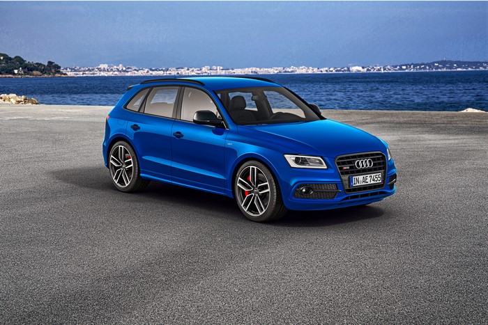 Blue 2015 Audi SQ5 by the Sea