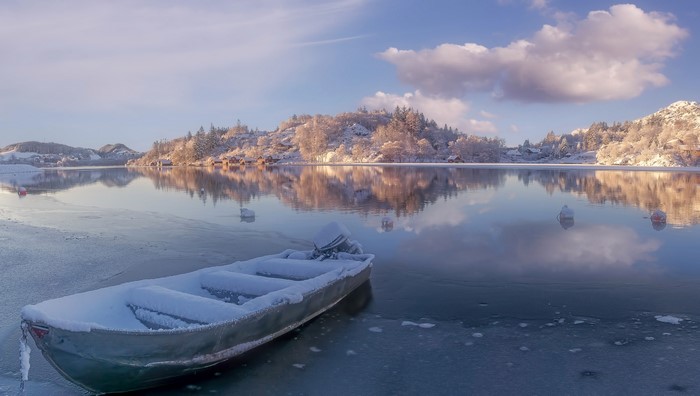 4K Winter Lake with Snow-Covered Boat in Egersund, Norway