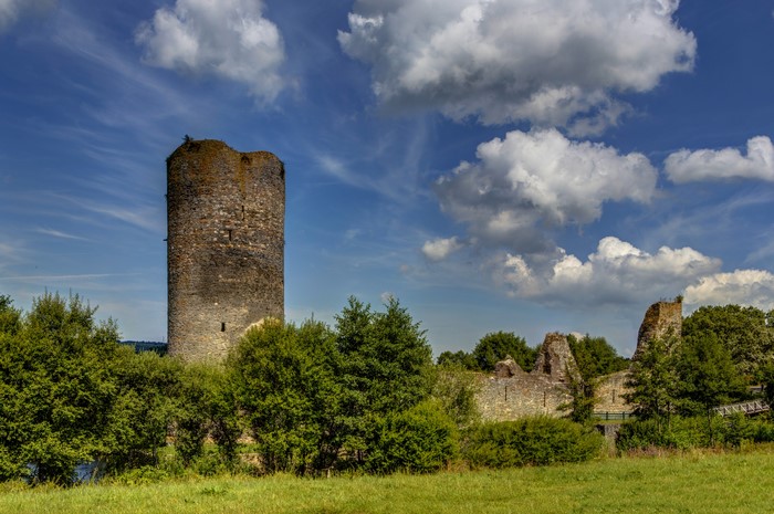 4K Burg Balduinstein Ruine Germany Castles Ruins Sky Trees Clouds
