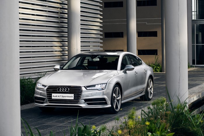 Silver Audi A7 Sportback TDI quattro S line
