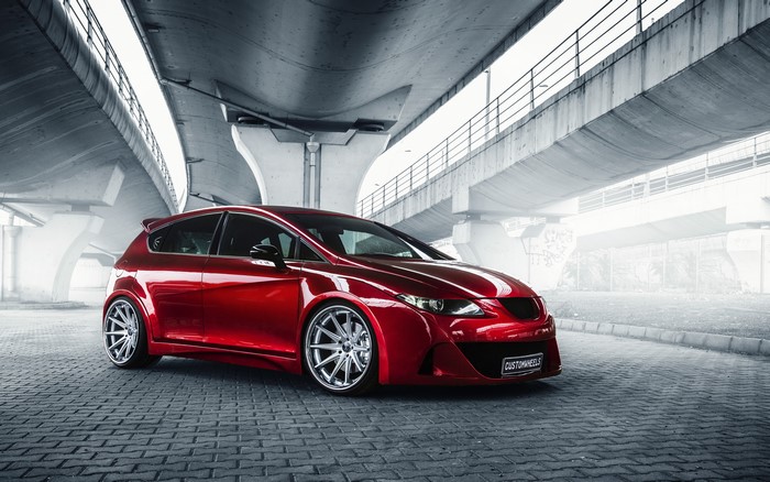 4K Red Seat Leon
