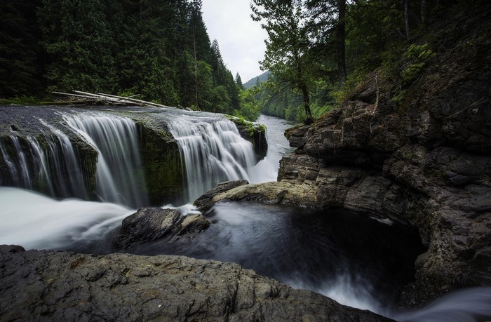 Lewis River Falls, Washington, USA