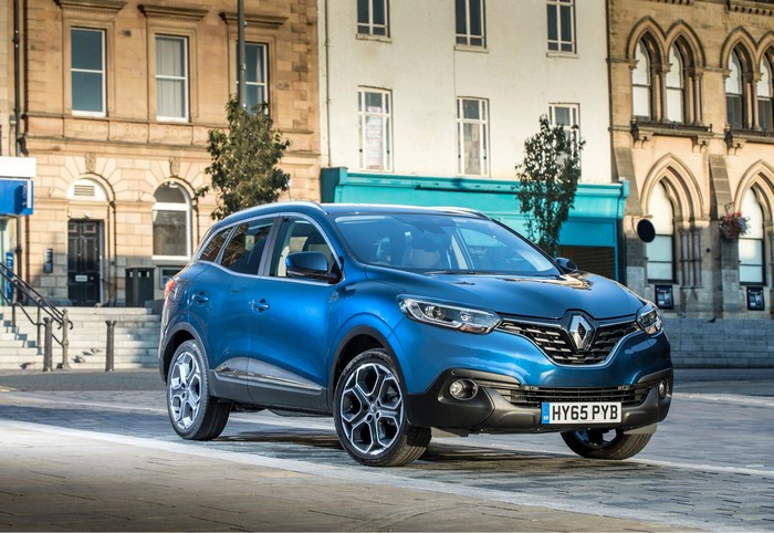 Blue Renault Kadjar dCi 110 parked on a street
