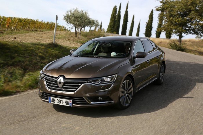 Renault Talisman driving on a road